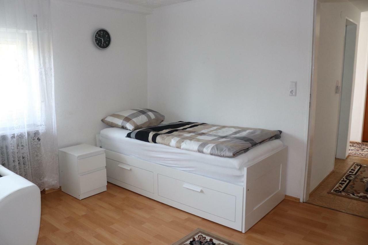 Ferien- Und Monteurwohnung Julia Moerlenbach Екстер'єр фото
